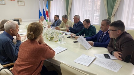 Заседания постоянных профильных комиссий 