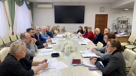 Заседания постоянных профильных комиссий 