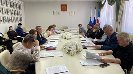 Заседания постоянных профильных комиссий 