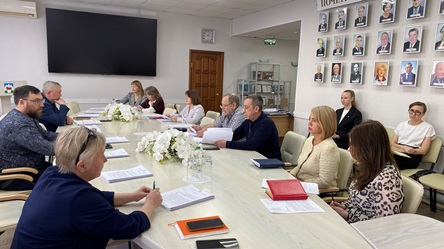 Заседания постоянных профильных комиссий 