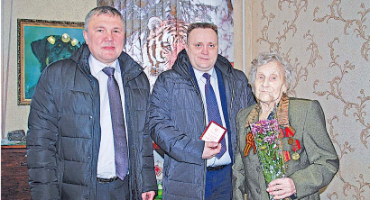 Вручение медалей ветеранам